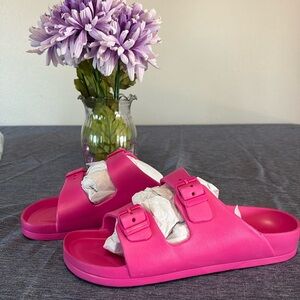 NIP PrettyLittleThing Women’s Sz 8 Pink Wide Fit Rubber Buckle Footbed Sliders